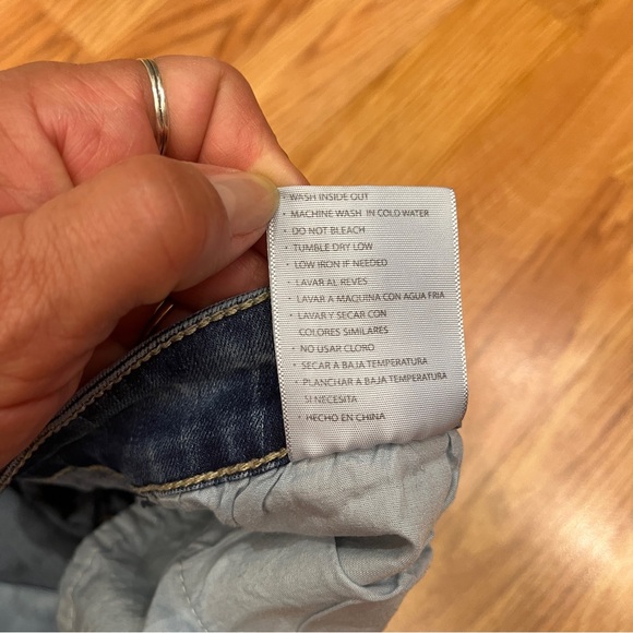 KanCan medium wash jeans Size 9/28, raw hem, 5 pockets. - Picture 7 of 13